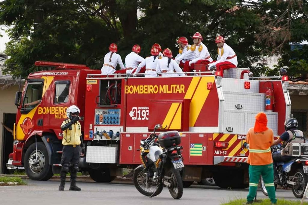 Iris Rezende cortejo enterro morte