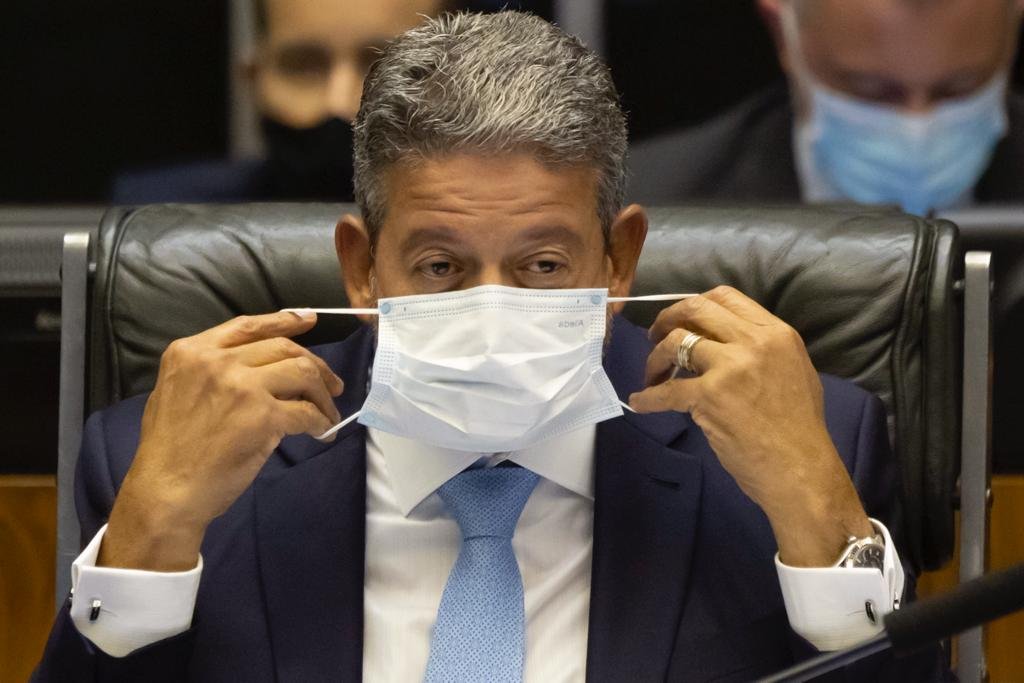 Presidente Arthur Lira durante a votação do último destaque antes do 2• turno da PEC dos Precatórios