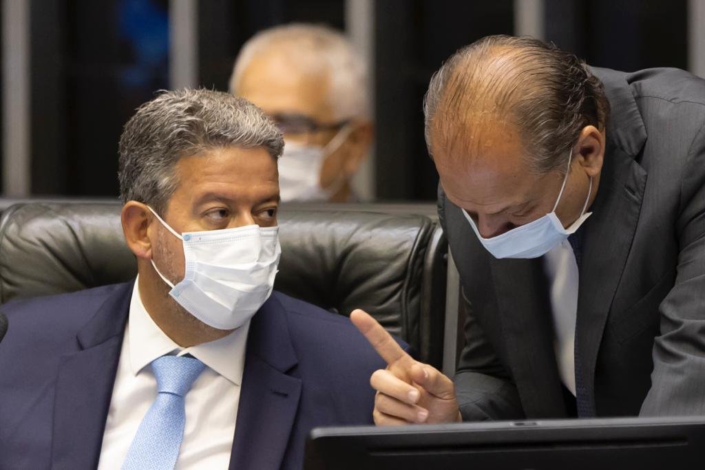 Presidente Arthur Lira durante a votação do último destaque antes do 2• turno da PEC dos Precatórios e