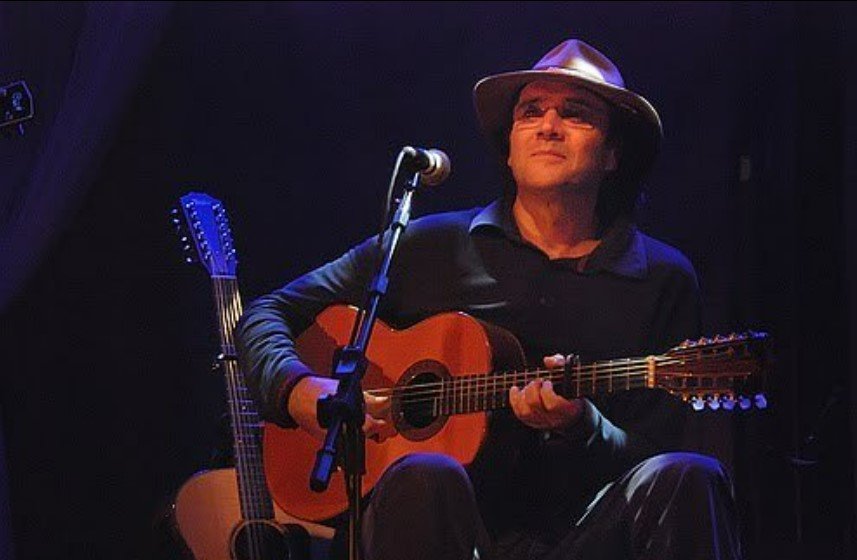 Almir Sater durante show