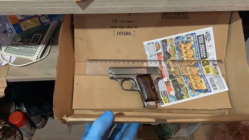 Famílias do crime que falsificavam placas de carro são alvo da polícia