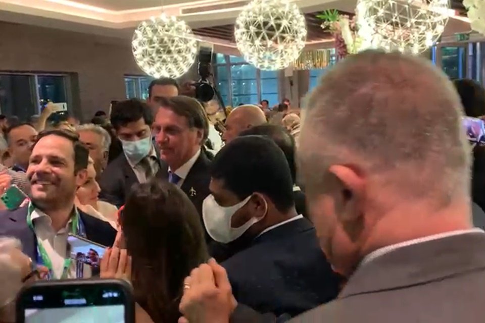 Bolsonaro em churrascaria de Dubai