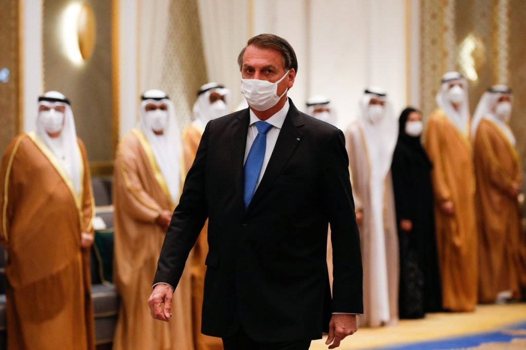 Bolsonaro em Dubai falou sobre possibilidade de aumento salarial para servidores