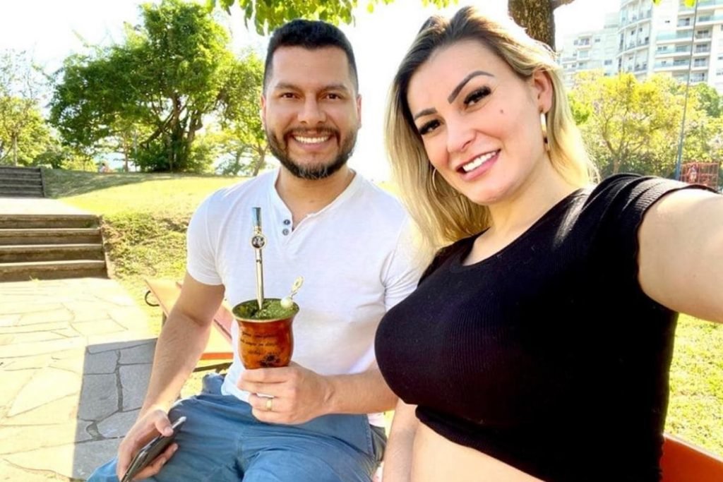 Vídeo Andressa Urach Sensualiza Na Web Antes De Apresentação Em Boate