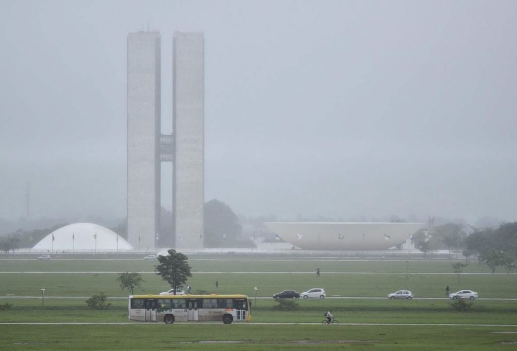 DF amanhece coberto por neblina