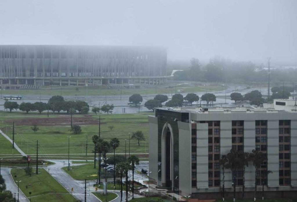 DF amanhece coberto por neblina