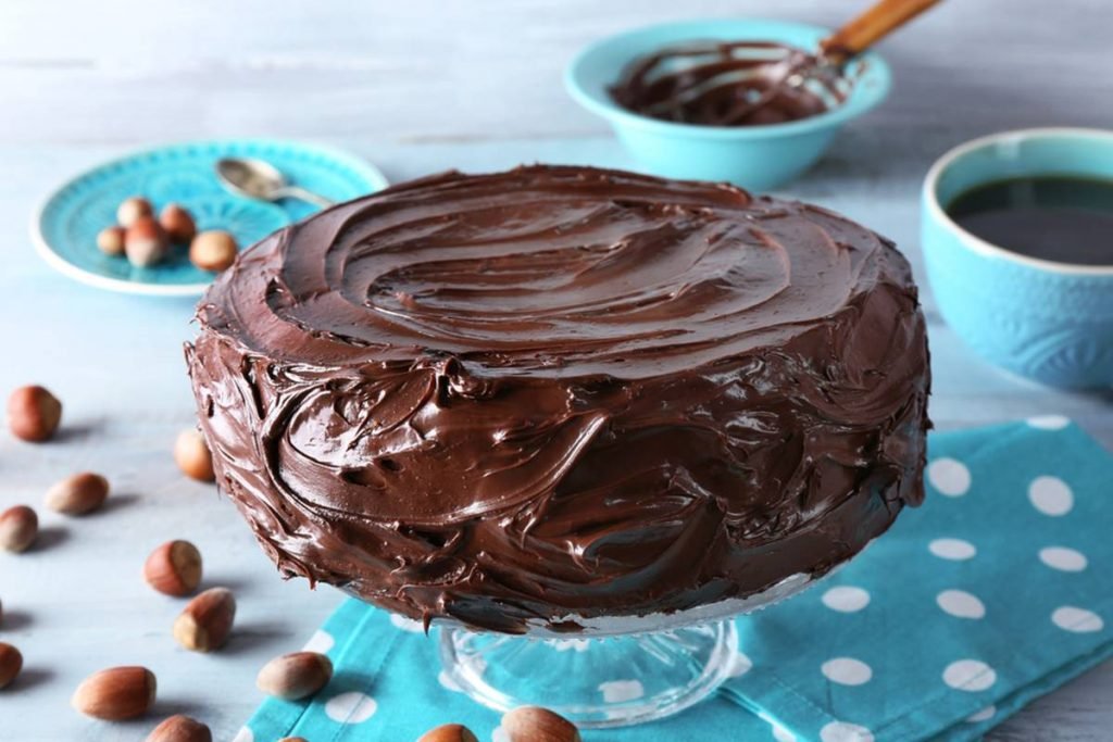 Bolo de creme de avelã