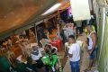 pessoas em bar