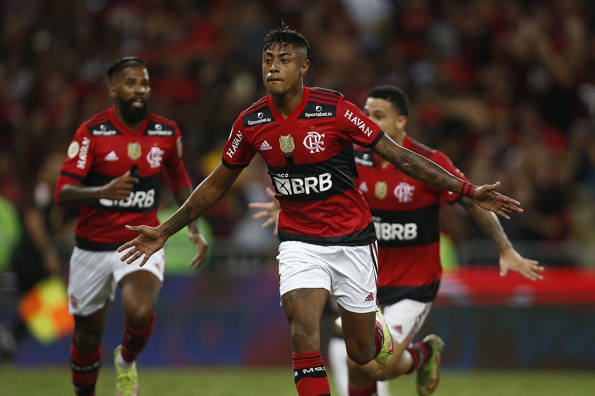 Machucado, Bruno Henrique Marca Aos 47 E Flamengo Vence O Corinthians ...