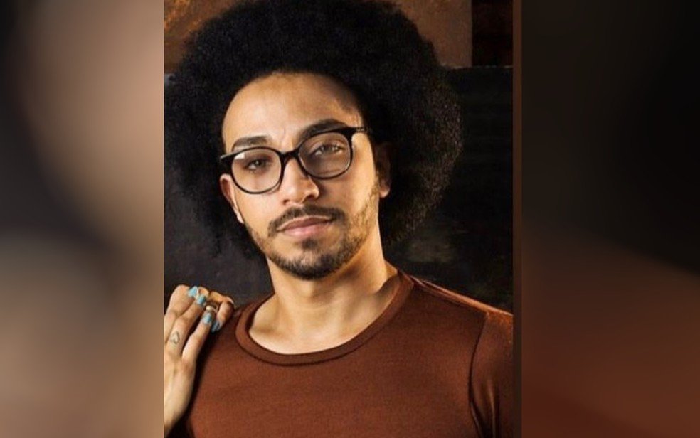 goias ex-modelo denuncia racismo homofobia