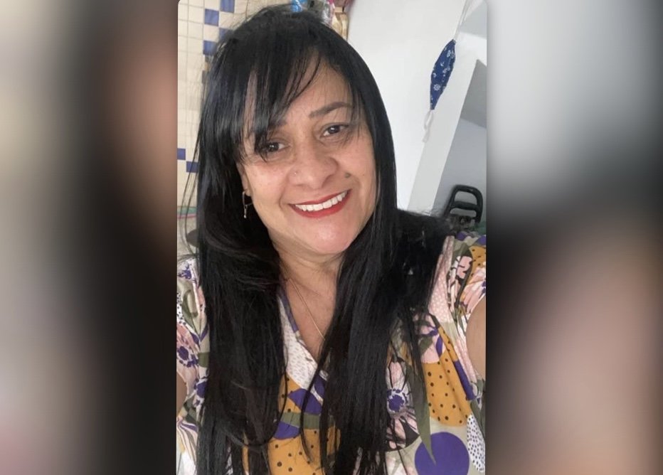 Selma Avelino foi baleada e morta por bandidos em Irajá, na zona norte do Rio. Ela é uma mulher branca, de cabelos pretos longos