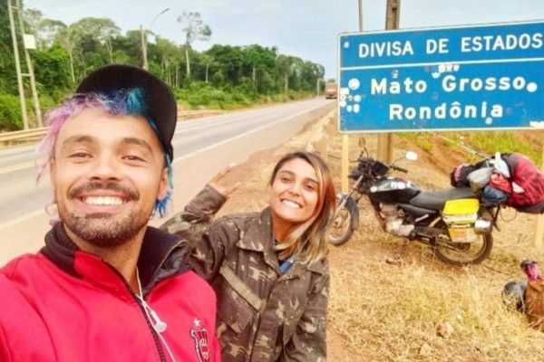 Casal de mochileiros morre em acidente em BR