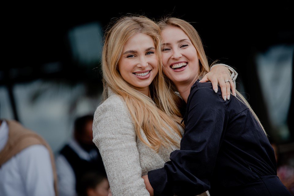 amigas sorridentes