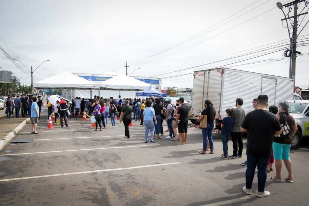 Com 28 pontos de vacinação, DF tem Dia D contra a Covid16
