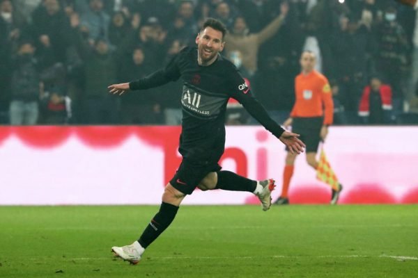 Messi comemora gol contra o Nantes
