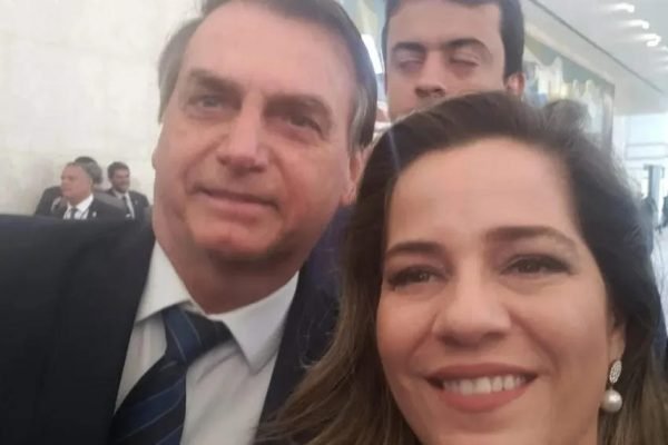 Mara Rocha e Bolsonaro