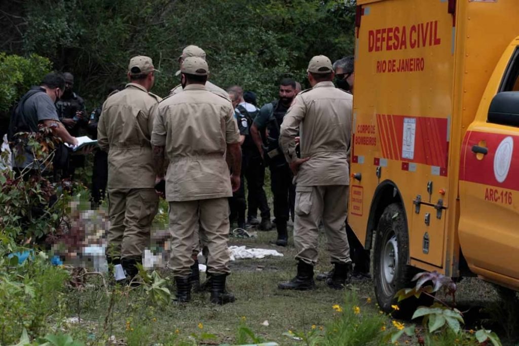 Moradores encontram 9 corpos após confrontos no Complexo do Salgueiro, em São Gonçalo