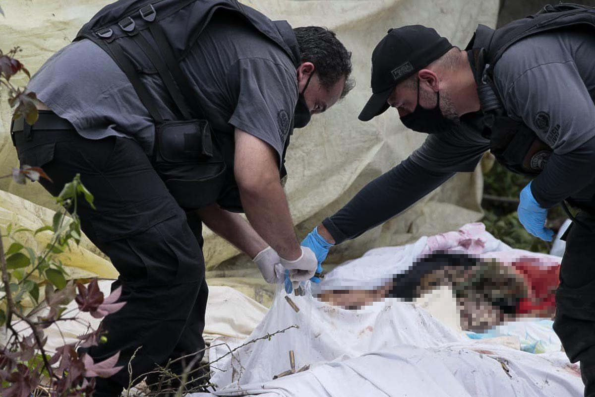 Moradores encontram 9 corpos após confrontos no Complexo do Salgueiro, em São Gonçalo