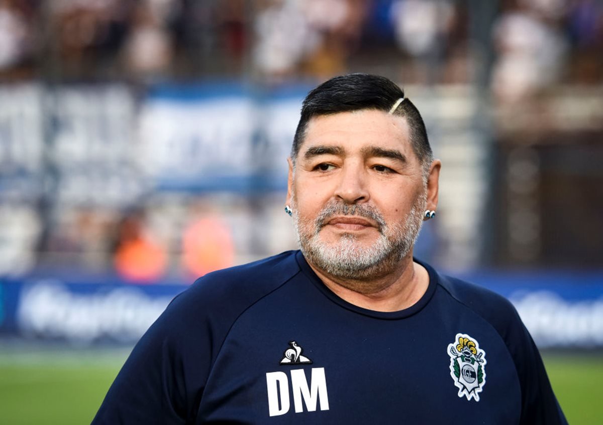 Maradona fue enterrado sin corazón, revela el periodista argentino