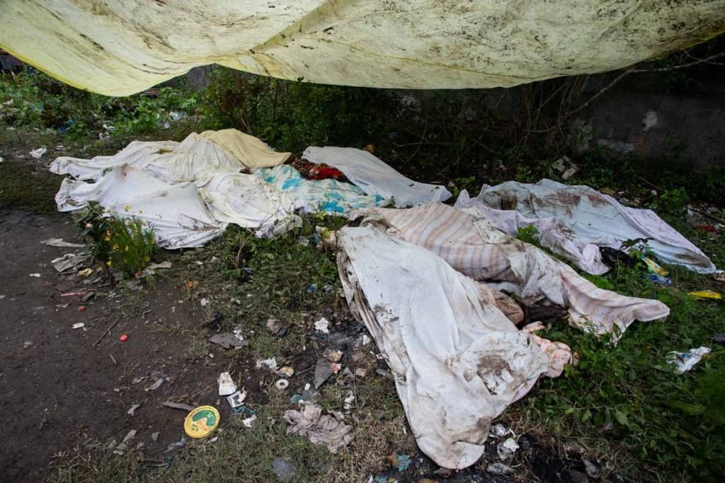 Moradores encontram 8 corpos após confrontos em favela de São Gonçalo com o BOPE