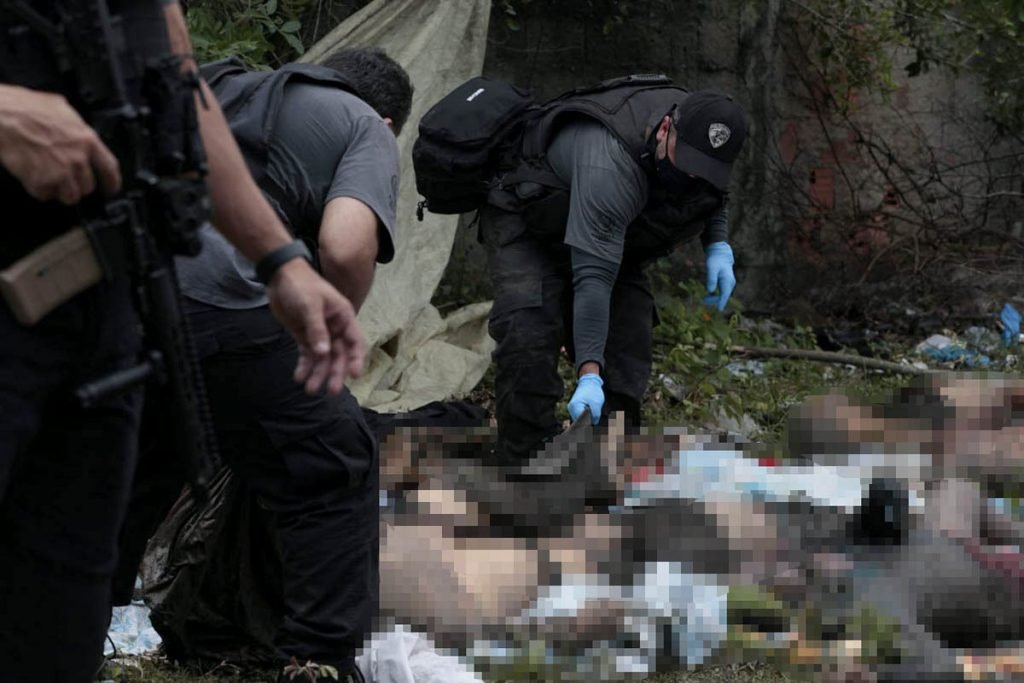 Moradores encontram 8 corpos após confrontos em favela de São Gonçalo com o BOPE