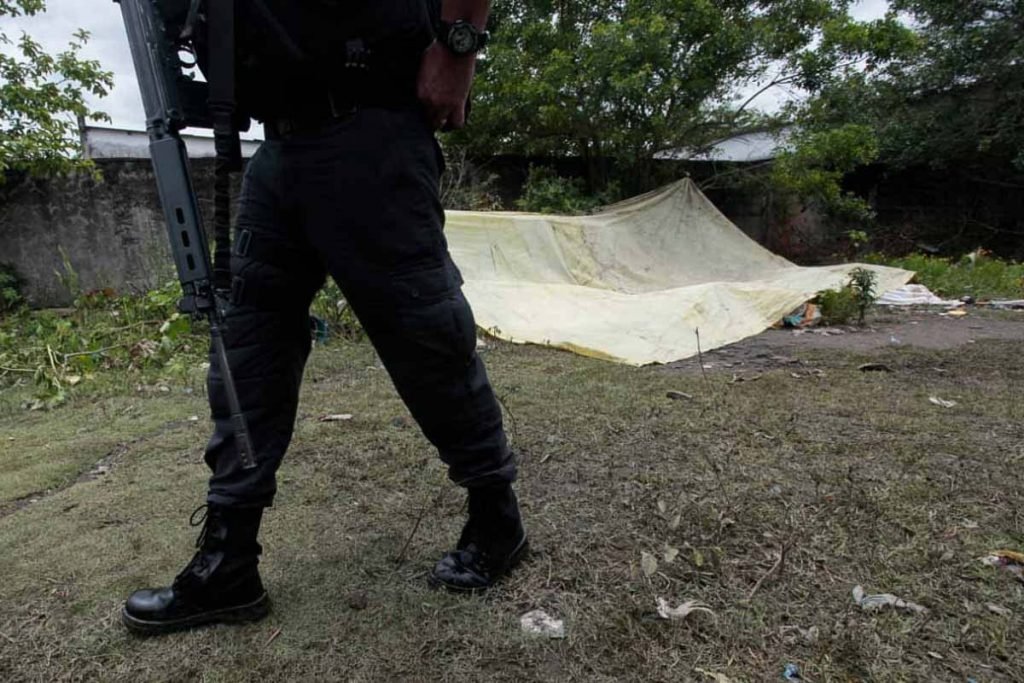 Moradores encontram 8 corpos após confrontos em favela de São Gonçalo com o BOPE