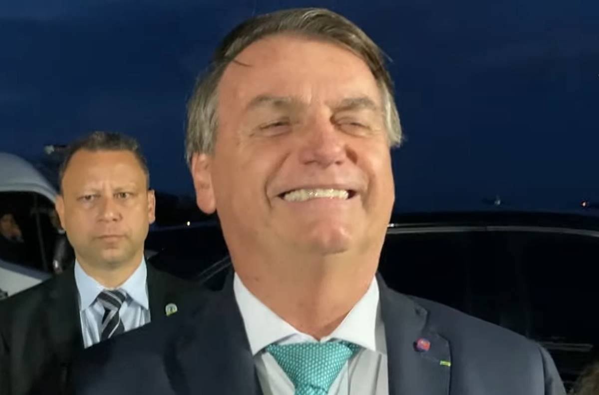 Otaku: filho 04 de Bolsonaro, Jair Renan tatua símbolo de Naruto. Veja