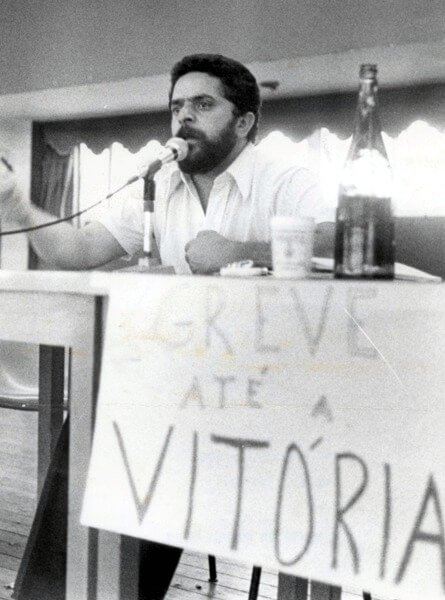 Livro trará trajetória do político