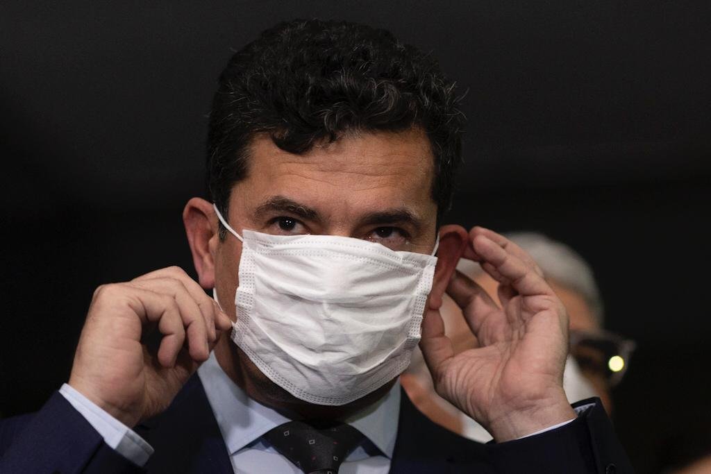 O candidato à presidência Sergio Moro concede coletiva no Senado Federal para apoiar o posicionamento do Podemos a favor dos programas de transferência de renda
