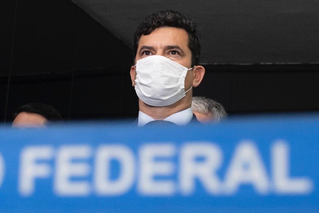 O candidato à presidência Sergio Moro concede coletiva no Senado Federal para apoiar o posicionamento do Podemos a favor dos programas de transferência de renda