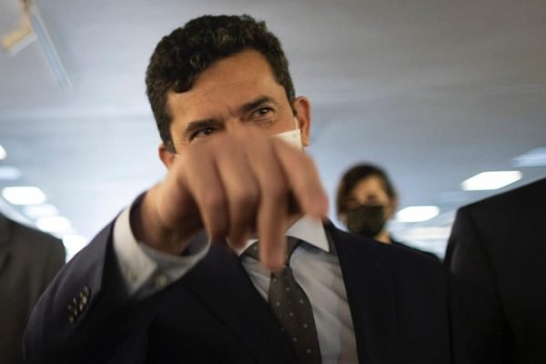 O candidato à presidência Sergio Moro concede coletiva no Senado Federal para apoiar o posicionamento do Podemos a favor dos programas de transferência de renda