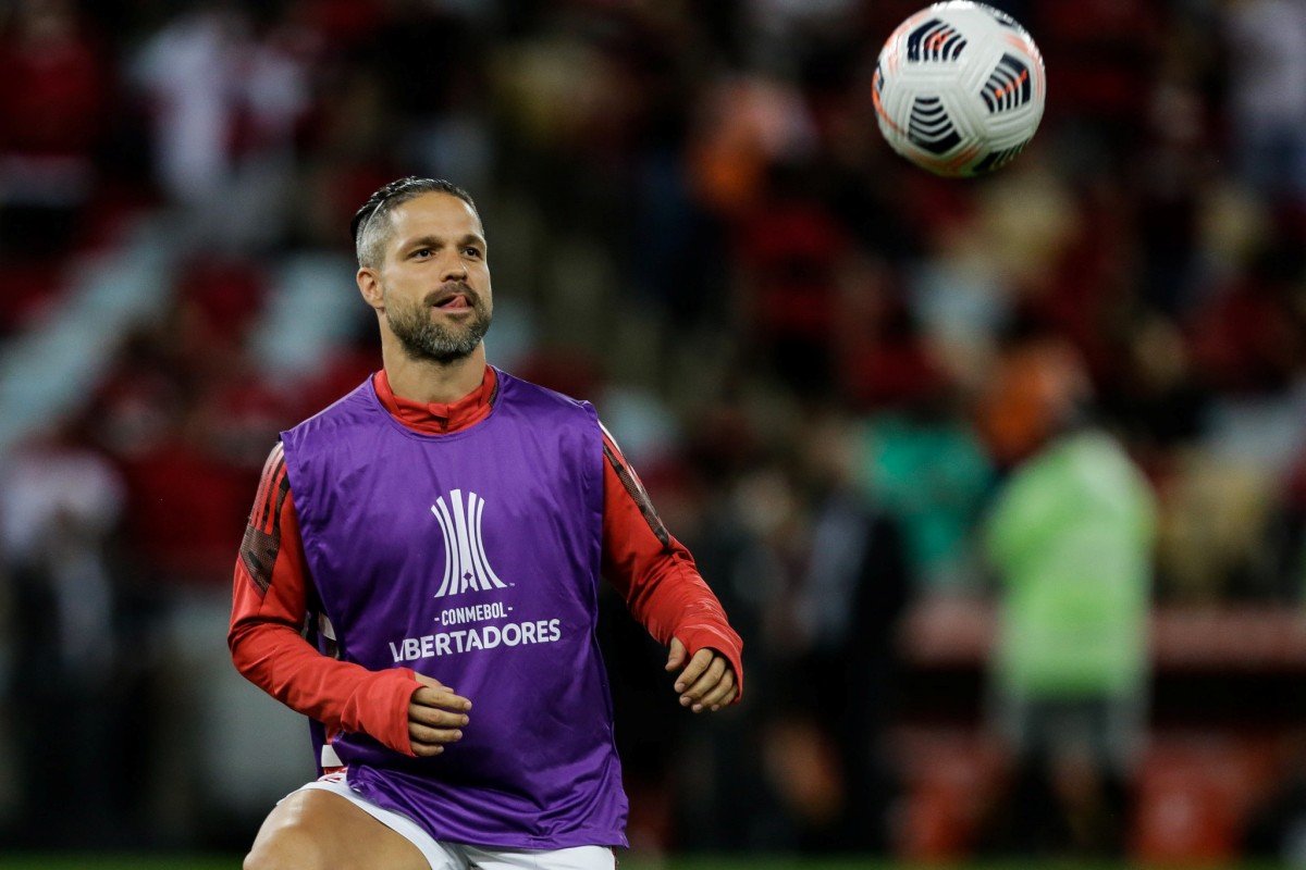 Flamengo tem sete jogadores em reta final de contrato; veja a situação de  cada um