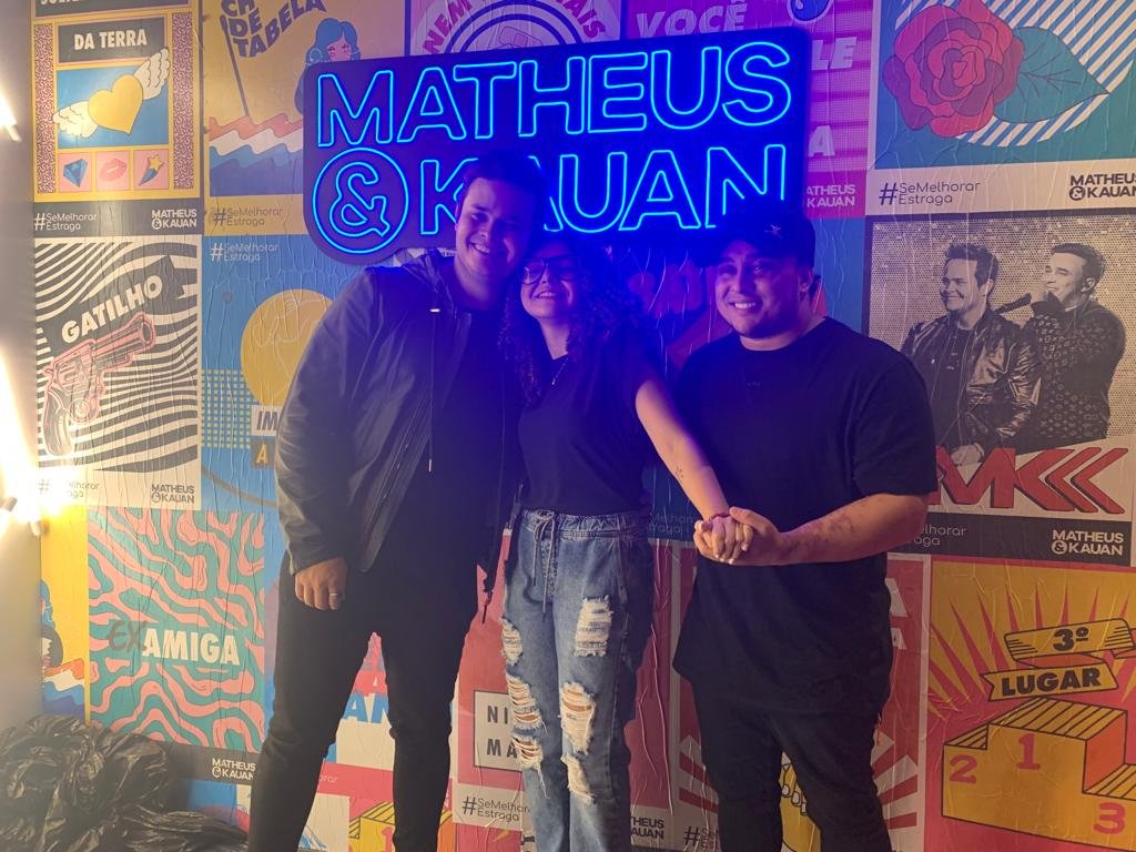 Matheus e Kauan interagem com fãs em ensaio da gravação do novo DVD