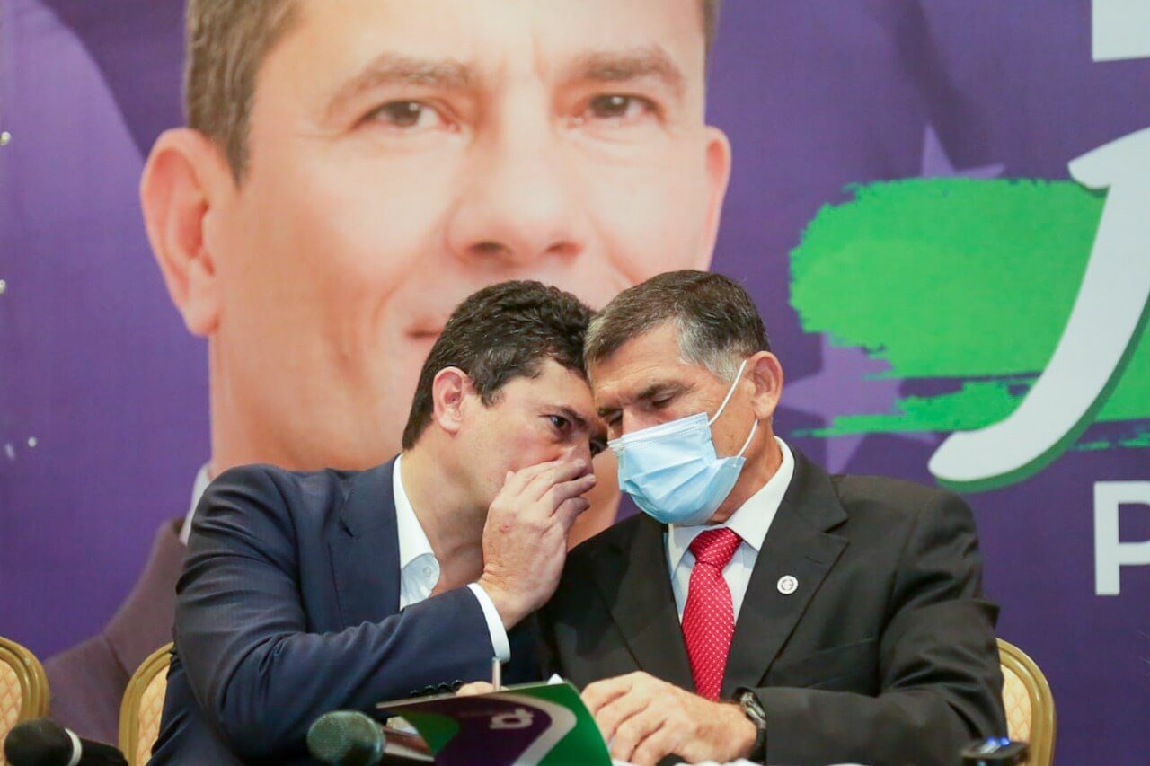 filiação do Santos Cruz aos Podemos