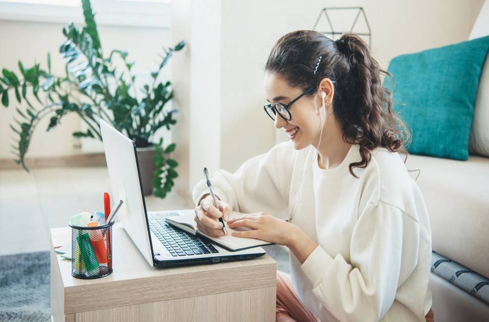 Mudança de carreira e de renda motivaram busca por cursos on-line