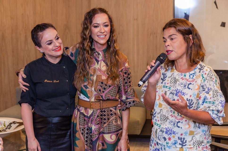 Três mulheres juntas