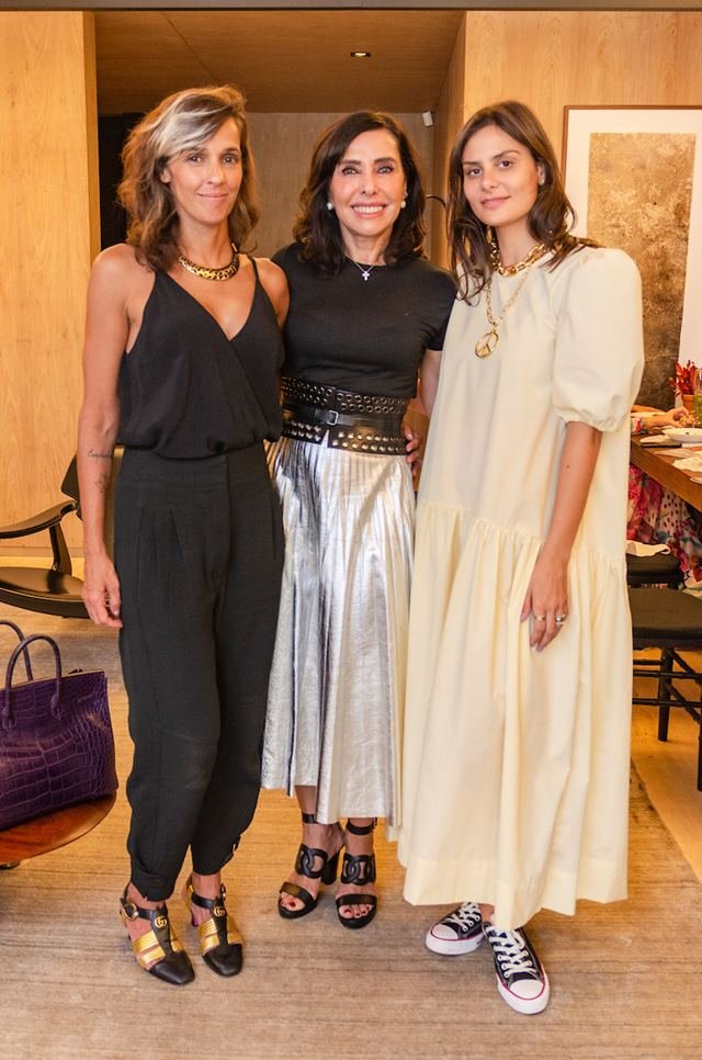 Três mulheres juntas