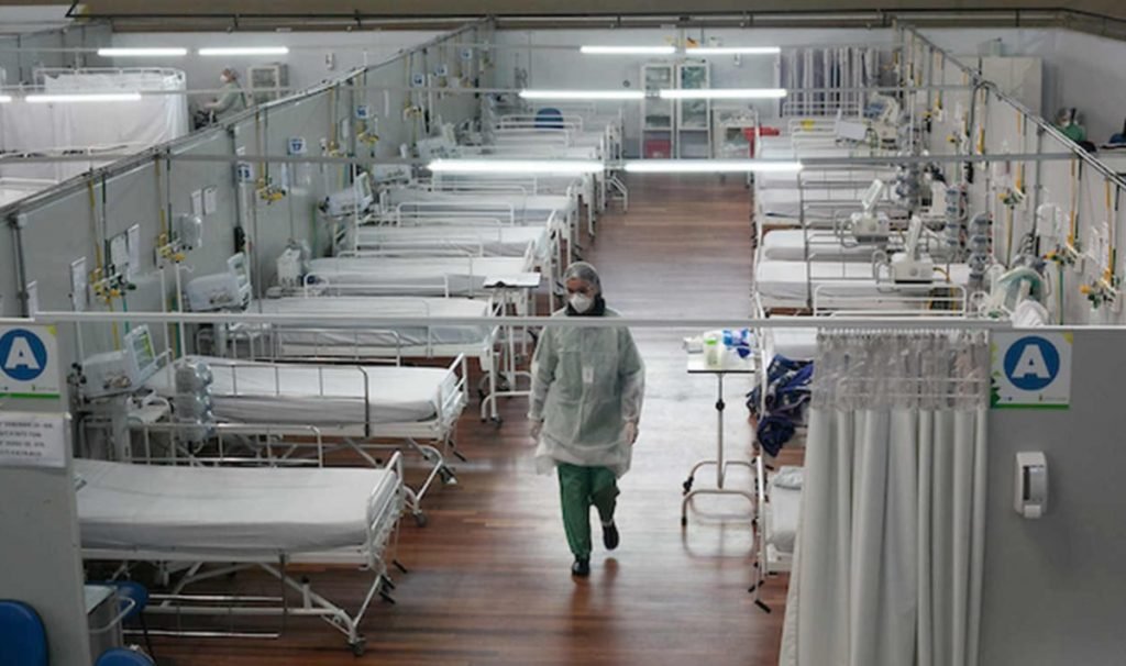 hospital de campanha vazio covid