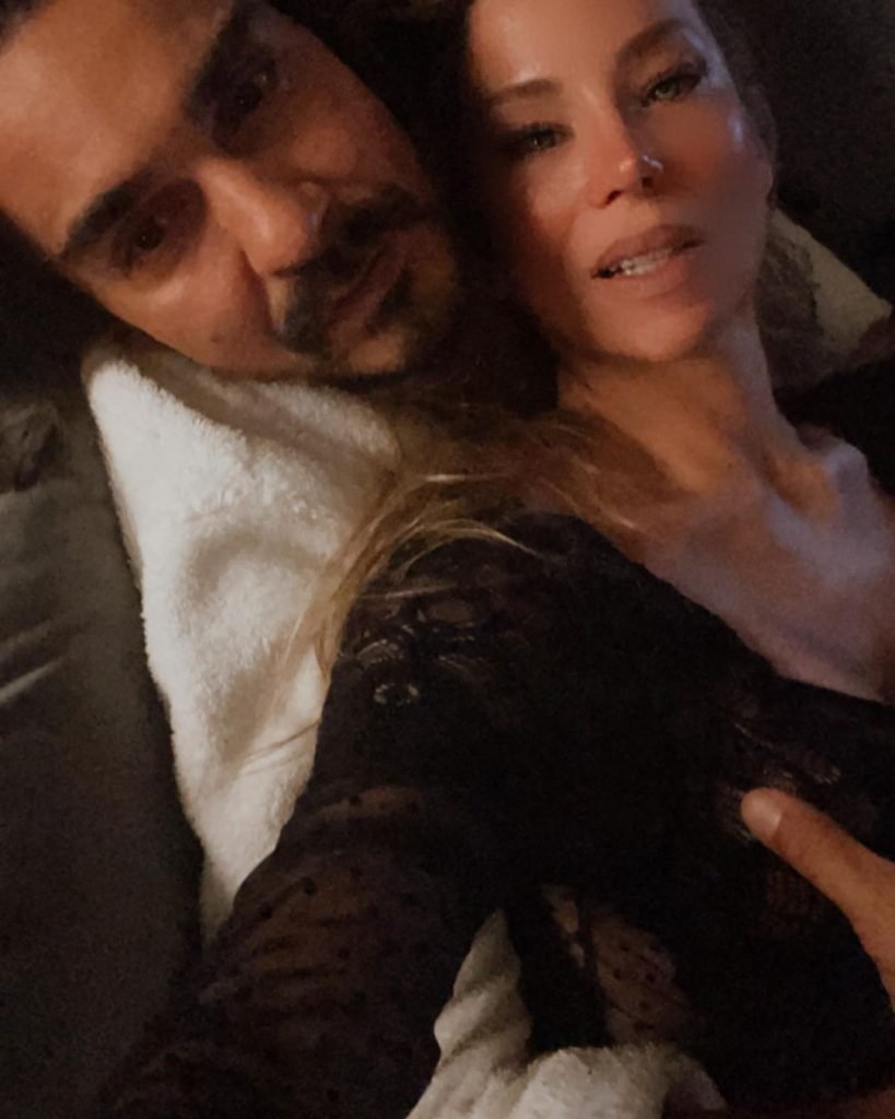 Foto colorida de André Gonçalves e Danielle Winits - Metrópoles