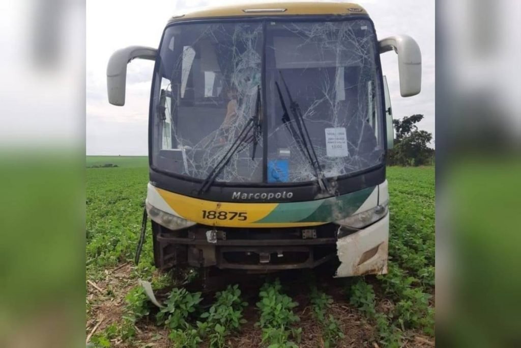 motorista tem mal súbito e salva passageiros antes de morrer, em goiás