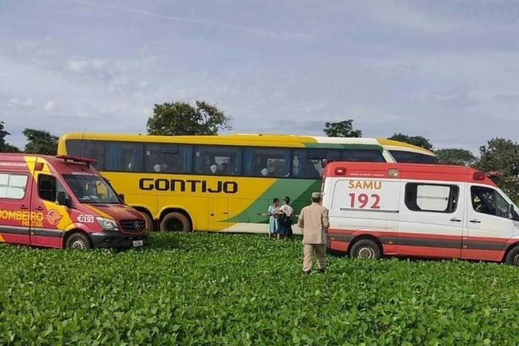 motorista tem mal súbito e salva passageiros antes de morrer, em goiás