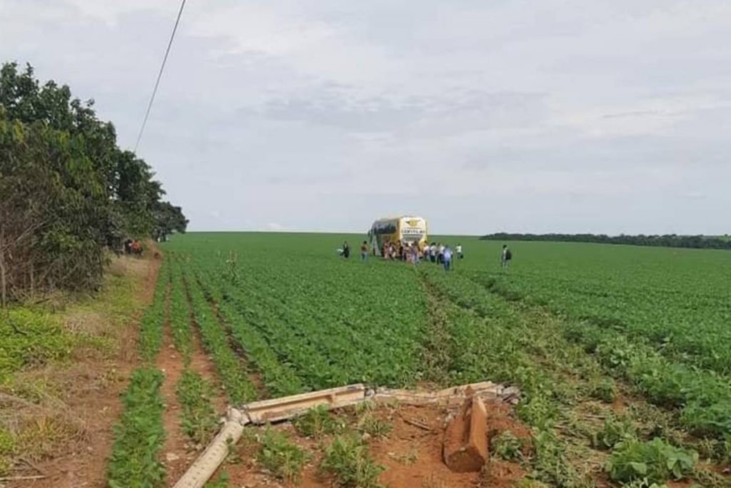 motorista tem mal súbito e salva passageiros antes de morrer, em goiás