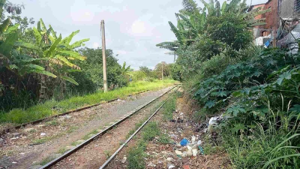 A linha de trem em Sorocaba é conhecida por ser frequentada por usuários de drogas