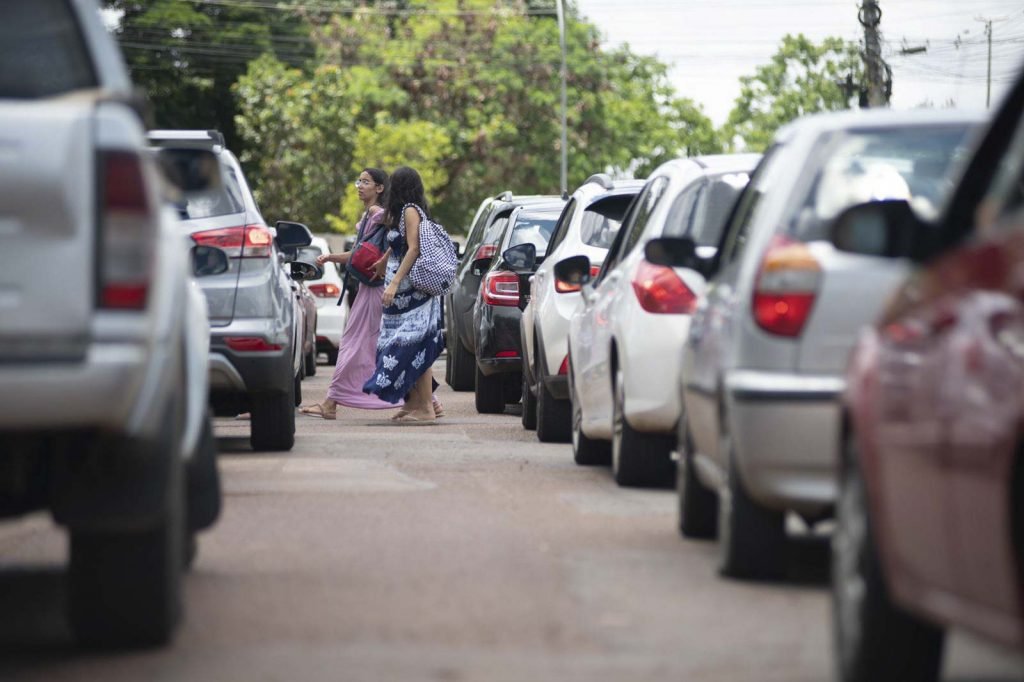 Chegada dos candidatos do segundo e último dia do Enem (Exame Nacional do Ensino Médio) que acontece neste domingo 28 em Brasília