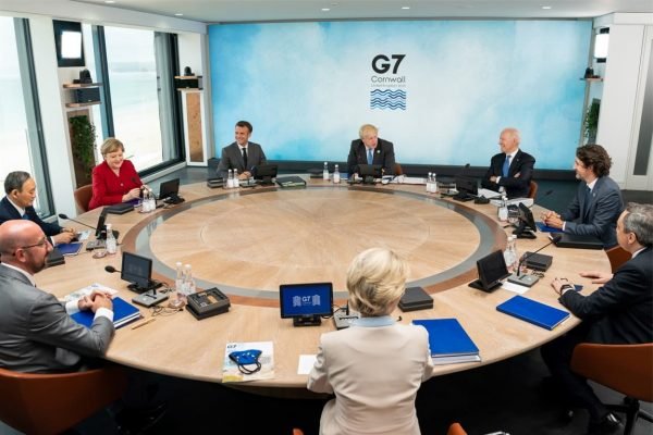 Cúpula do G7 anuncia apoio militar à Ucrânia