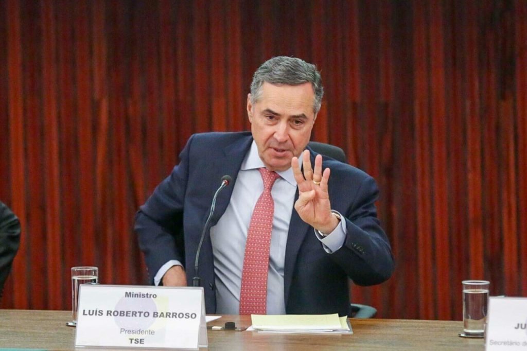 26 especialistas tentaram invadir o sistema eletrônico das urnas em 6 dias de testes públicos
