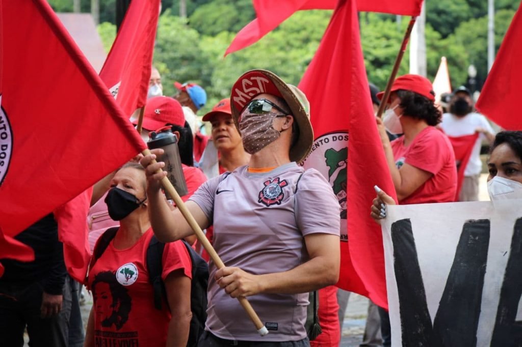 Grupo manifestou contra a reintegração do acampamento Marielle Vive