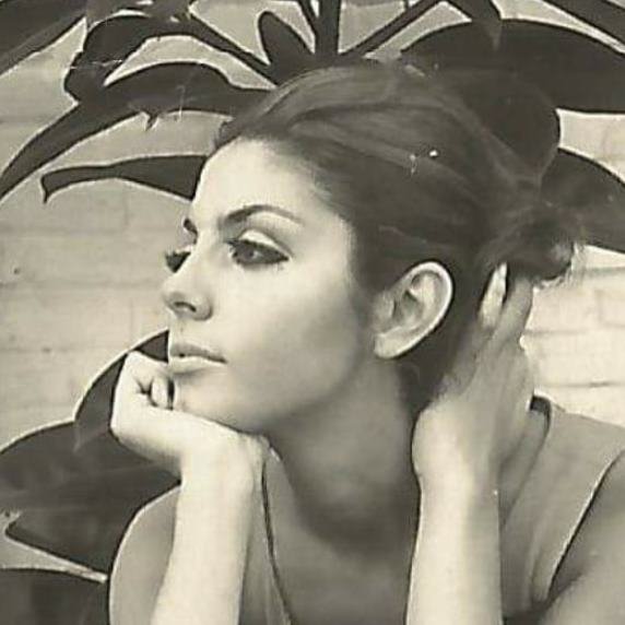 Mila Moreira