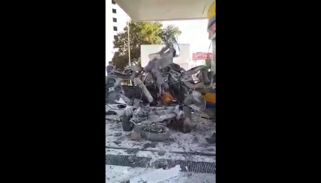 A explosão de um veículo por volta das 16h desse domingo (5/12) em Sorocaba, no interior de São Paulo, deixou uma frentista de 42 anos ferida