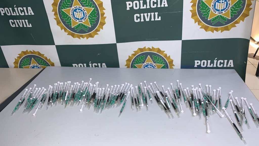 Polícia apreende maconha líquida no Rio